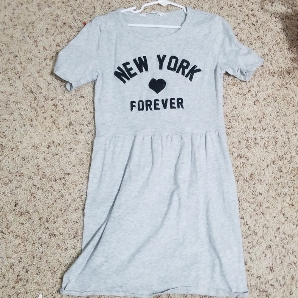 A causal grey dress for new york lovers